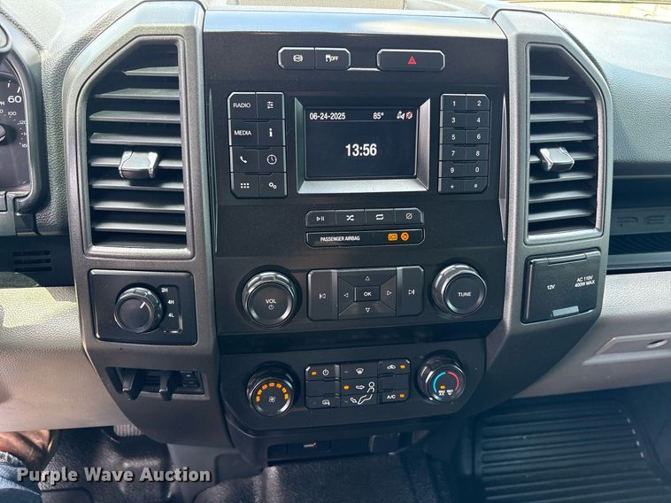 image for item DM1925 2022 Ford F350 Super Duty XL Crew Cab utility bed pickup truck