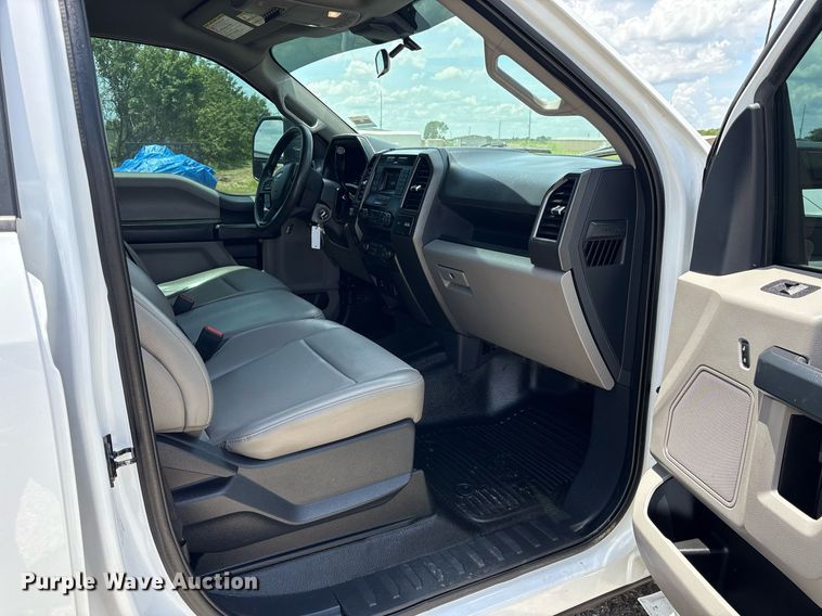 image for item DM1925 2022 Ford F350 Super Duty XL Crew Cab utility bed pickup truck