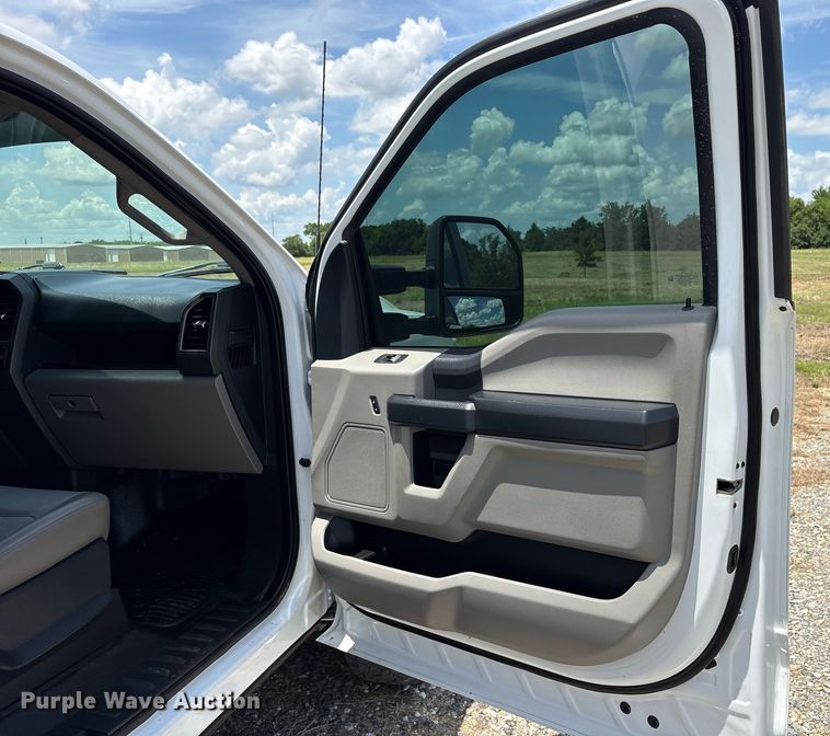 image for item DM1925 2022 Ford F350 Super Duty XL Crew Cab utility bed pickup truck