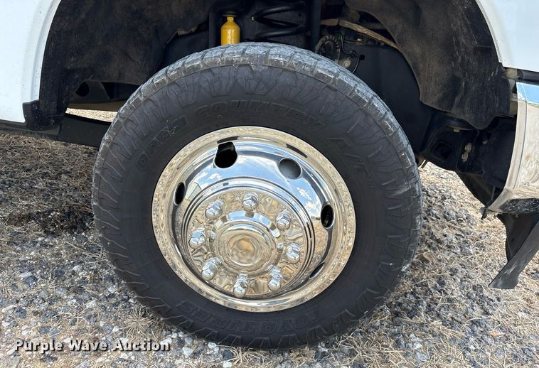 image for item DM1925 2022 Ford F350 Super Duty XL Crew Cab utility bed pickup truck