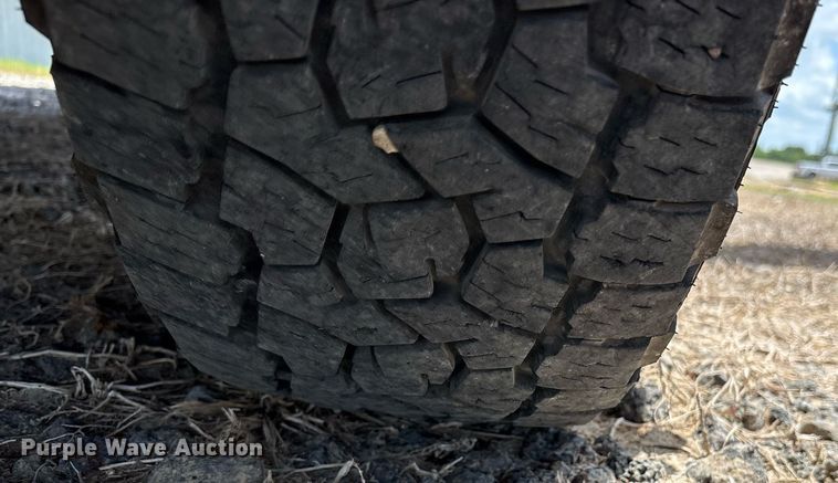 image for item DM1925 2022 Ford F350 Super Duty XL Crew Cab utility bed pickup truck