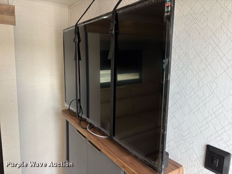 image for item DM1935 2025 Forest River Prime Time Tracer Ultra-Lite TRT308BRDLE camper