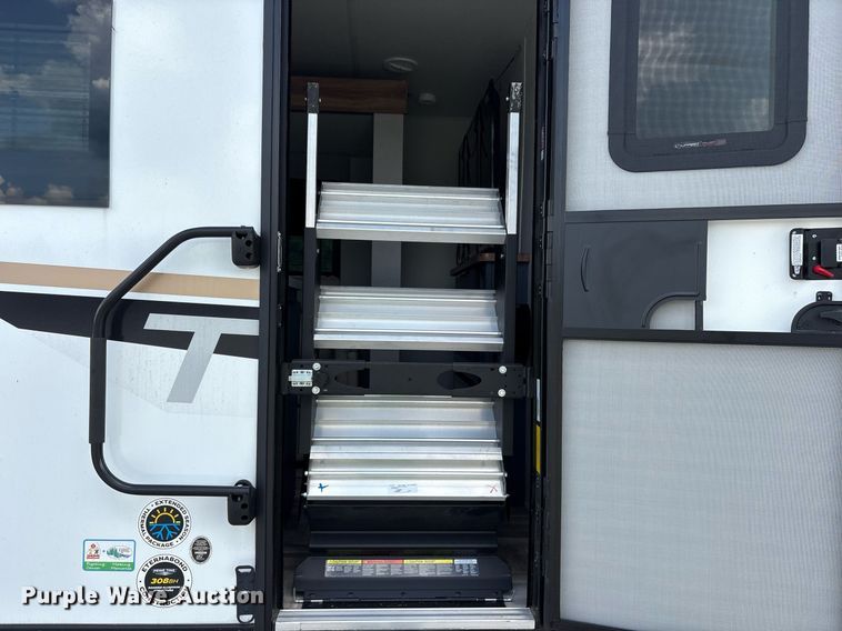 image for item DM1935 2025 Forest River Prime Time Tracer Ultra-Lite TRT308BRDLE camper