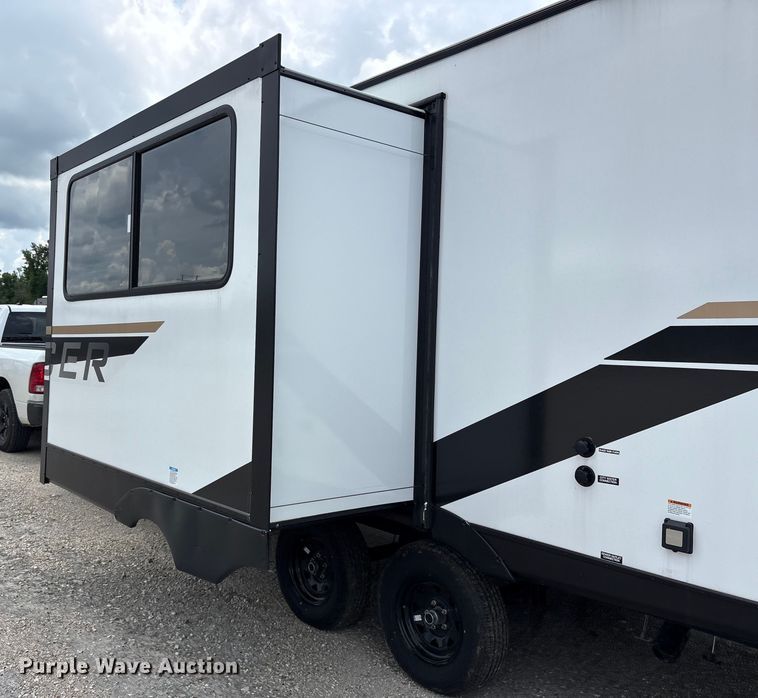 image for item DM1937 2025 Forest River Prime Time Tracer LE Ultra-Lite TRT240BHSLE camper