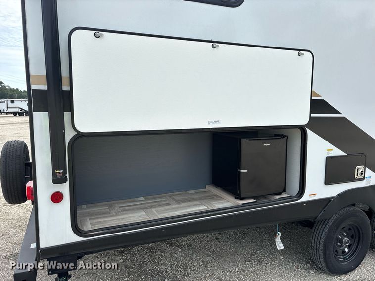 image for item DM1937 2025 Forest River Prime Time Tracer LE Ultra-Lite TRT240BHSLE camper