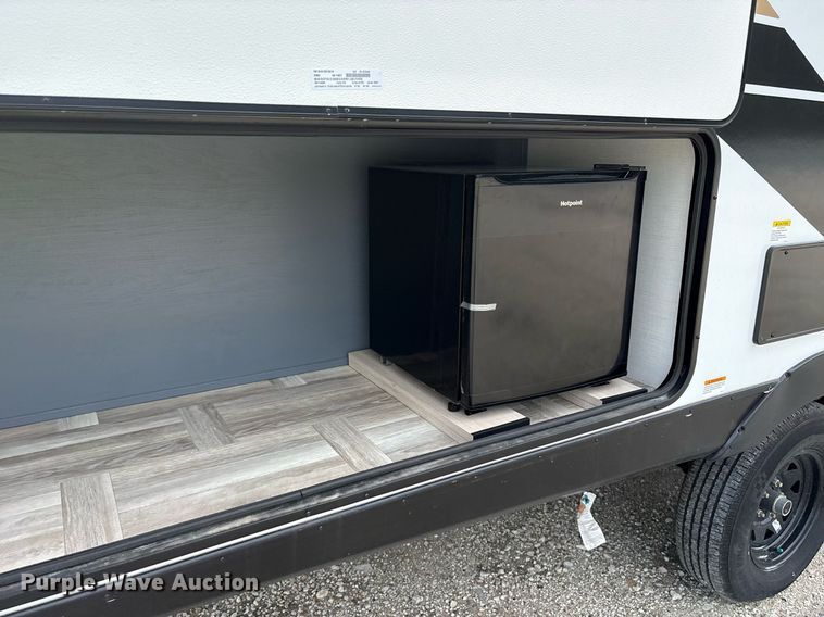 image for item DM1937 2025 Forest River Prime Time Tracer LE Ultra-Lite TRT240BHSLE camper