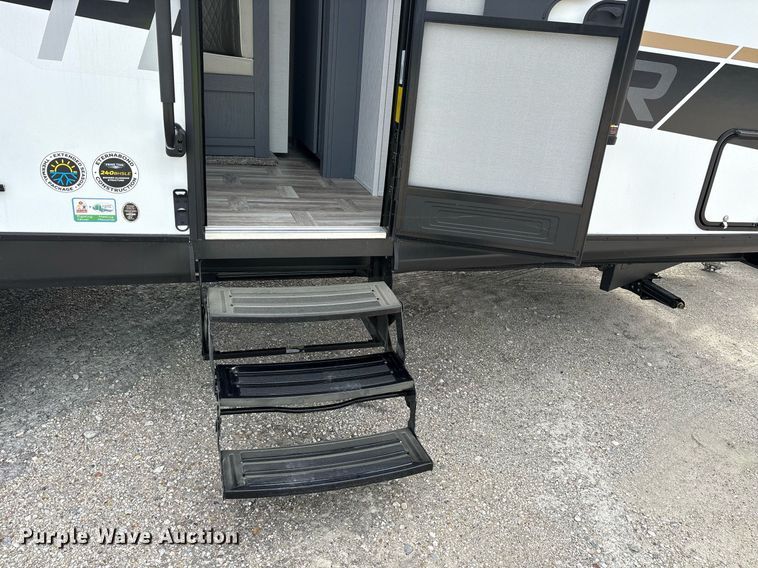 image for item DM1937 2025 Forest River Prime Time Tracer LE Ultra-Lite TRT240BHSLE camper