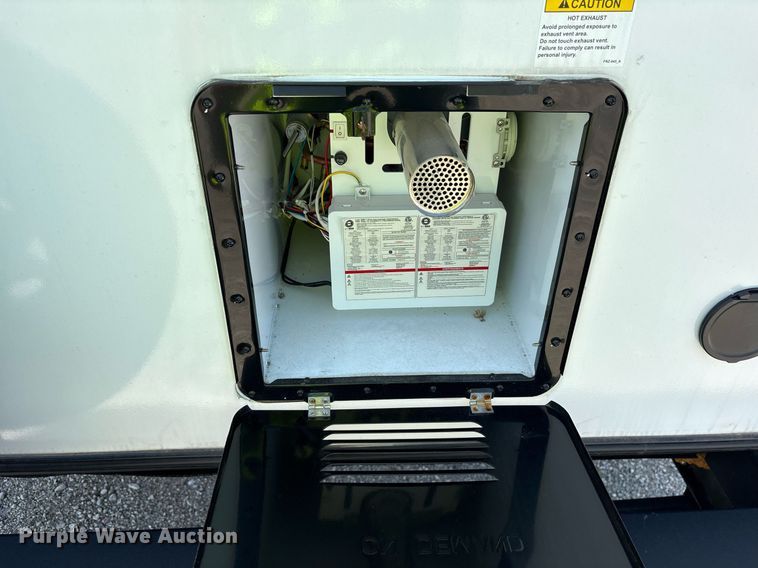 image for item DM1939 2025 Forest River Prime Time Tracer LE Ultra-Lite TRT240BHSLE camper