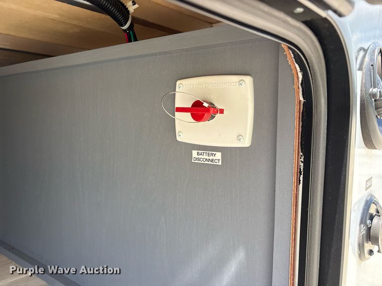 image for item DM1940 2025 Forest River Prime Time Tracer Ultra-Lite TRT308BRDLE camper