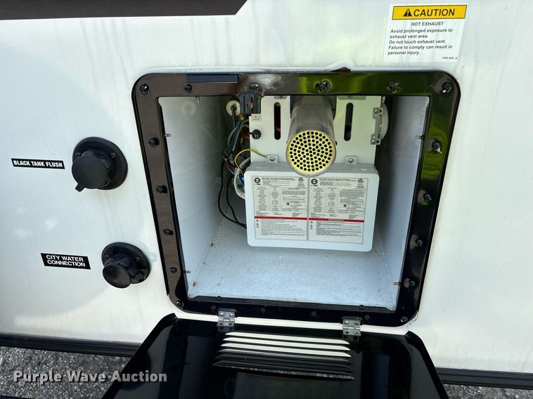 image for item DM1940 2025 Forest River Prime Time Tracer Ultra-Lite TRT308BRDLE camper