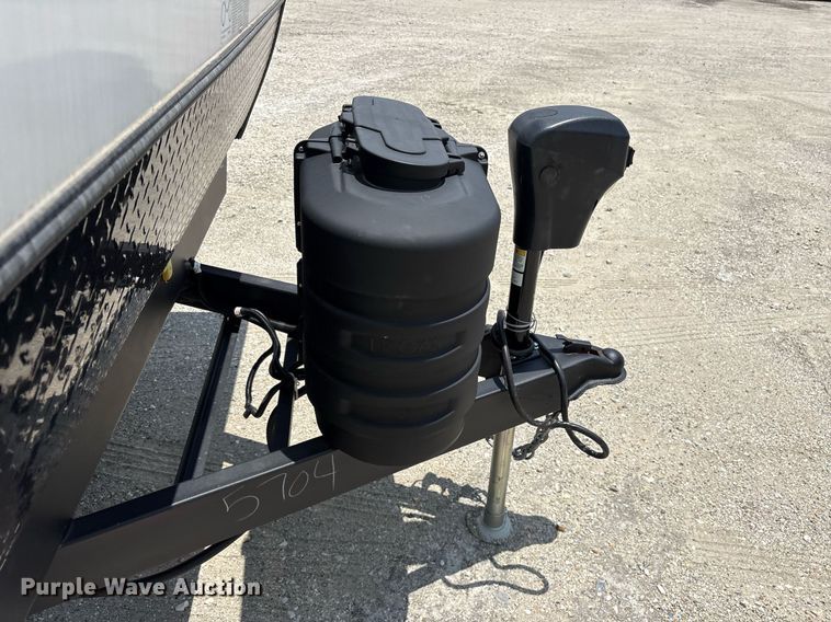 image for item DM1940 2025 Forest River Prime Time Tracer Ultra-Lite TRT308BRDLE camper