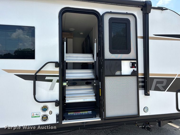 image for item DM1940 2025 Forest River Prime Time Tracer Ultra-Lite TRT308BRDLE camper