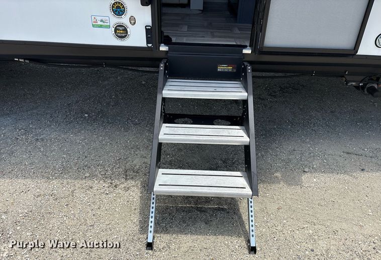 image for item DM1940 2025 Forest River Prime Time Tracer Ultra-Lite TRT308BRDLE camper