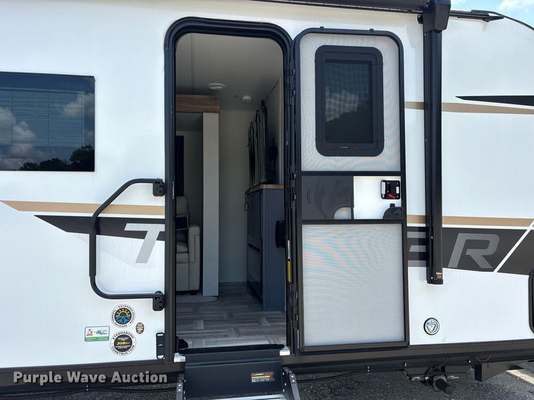 image for item DM1940 2025 Forest River Prime Time Tracer Ultra-Lite TRT308BRDLE camper