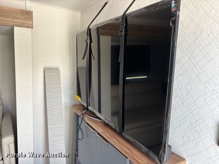 image for item DM1940 2025 Forest River Prime Time Tracer Ultra-Lite TRT308BRDLE camper