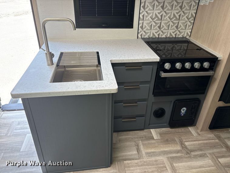 image for item DM1940 2025 Forest River Prime Time Tracer Ultra-Lite TRT308BRDLE camper