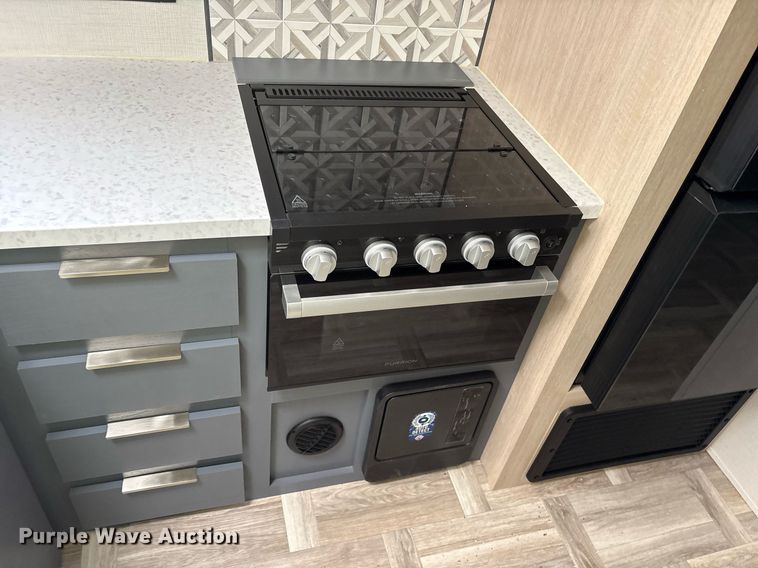 image for item DM1940 2025 Forest River Prime Time Tracer Ultra-Lite TRT308BRDLE camper