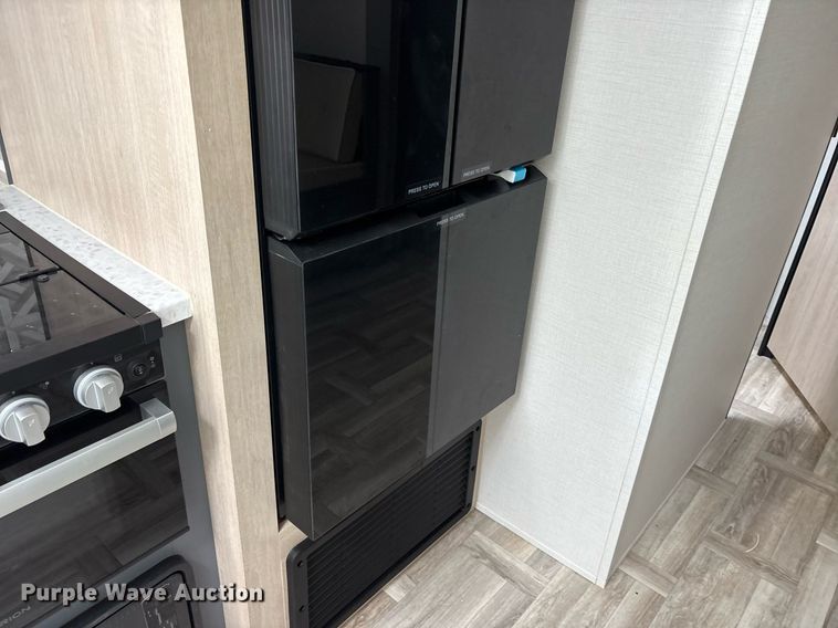 image for item DM1940 2025 Forest River Prime Time Tracer Ultra-Lite TRT308BRDLE camper