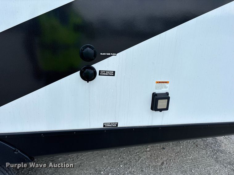 image for item DM1941 2025 Forest River Prime Time Tracer LE Ultra-Lite TRT240BHSLE camper