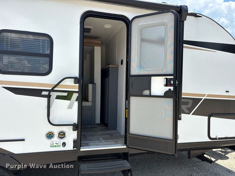 image for item DM1941 2025 Forest River Prime Time Tracer LE Ultra-Lite TRT240BHSLE camper