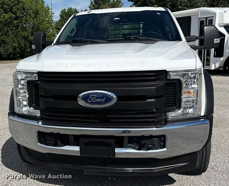 image for item DM1943 2019 Ford F550 Crew Cab flatbed truck