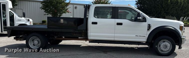 image for item DM1943 2019 Ford F550 Crew Cab flatbed truck