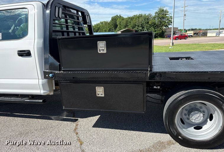 image for item DM1943 2019 Ford F550 Crew Cab flatbed truck