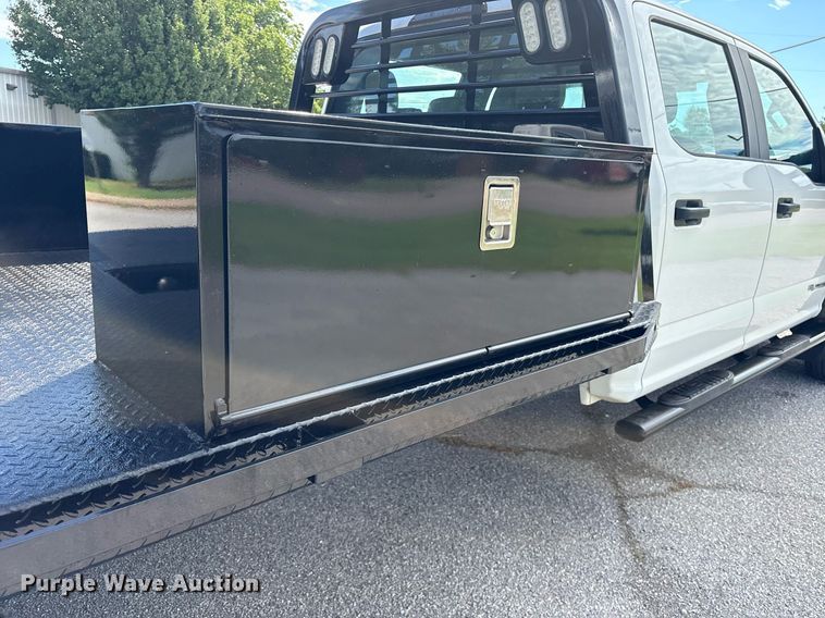 image for item DM1943 2019 Ford F550 Crew Cab flatbed truck