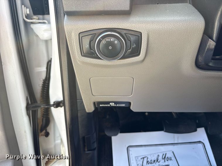 image for item DM1943 2019 Ford F550 Crew Cab flatbed truck