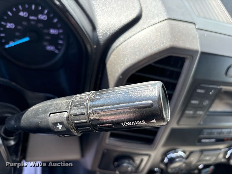 image for item DM1943 2019 Ford F550 Crew Cab flatbed truck