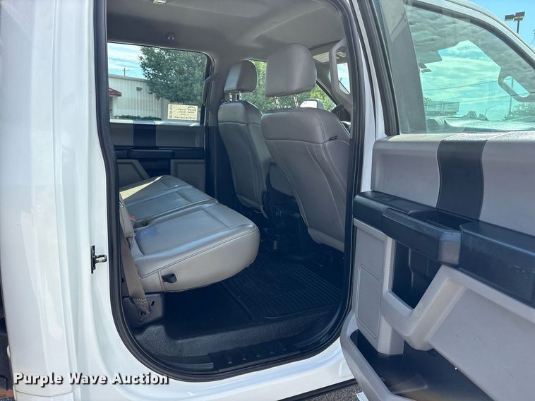 image for item DM1943 2019 Ford F550 Crew Cab flatbed truck