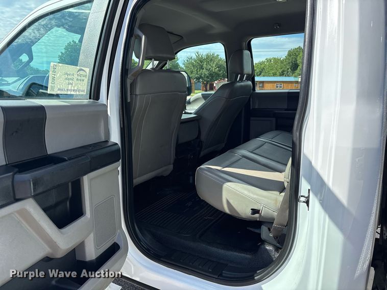 image for item DM1943 2019 Ford F550 Crew Cab flatbed truck