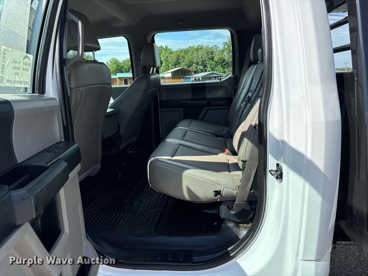 image for item DM1943 2019 Ford F550 Crew Cab flatbed truck