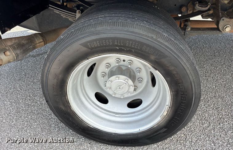 image for item DM1943 2019 Ford F550 Crew Cab flatbed truck