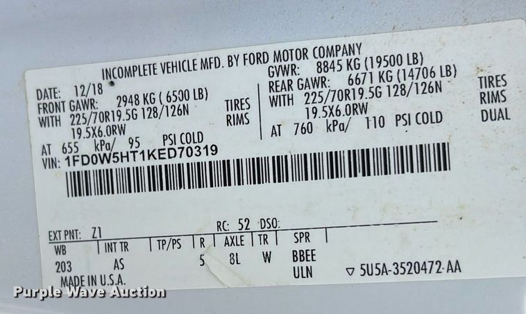 image for item DM1943 2019 Ford F550 Crew Cab flatbed truck