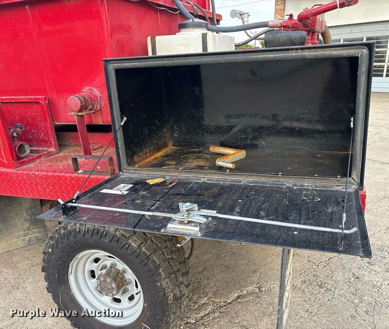 image for item DM1944 1999 Ford F350 Super Duty brush fire truck