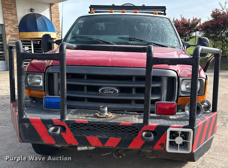 image for item DM1945 1999 Ford F550 brush fire truck