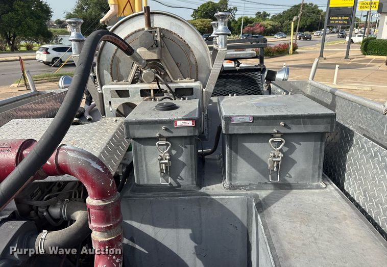 image for item DM1945 1999 Ford F550 brush fire truck