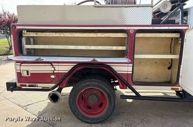 image for item DM1945 1999 Ford F550 brush fire truck