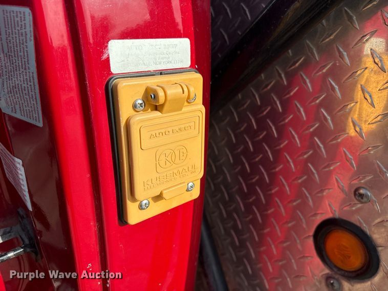 image for item DM1945 1999 Ford F550 brush fire truck