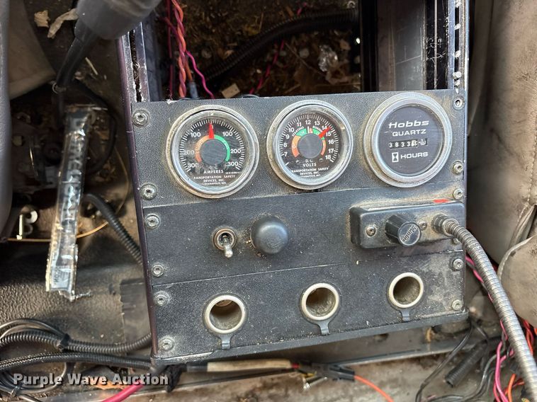 image for item DM1945 1999 Ford F550 brush fire truck