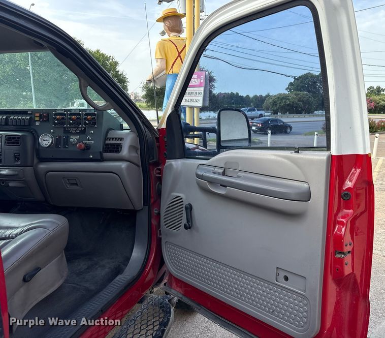 image for item DM1945 1999 Ford F550 brush fire truck