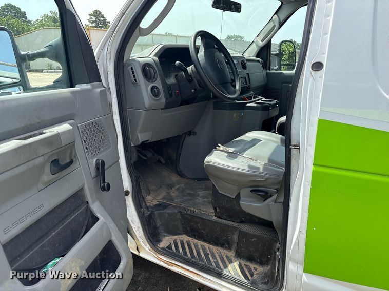 image for item DM1946 2009 Ford E150 utility van