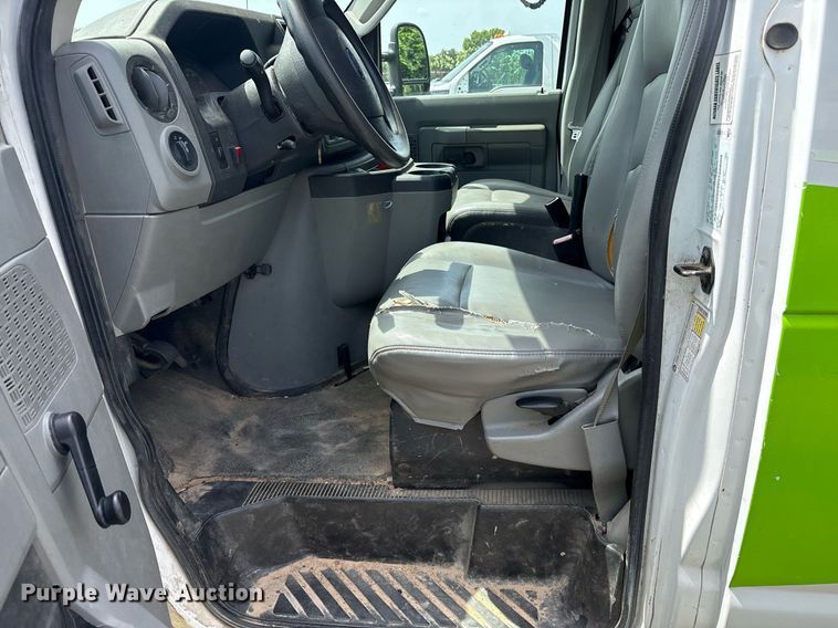 image for item DM1946 2009 Ford E150 utility van