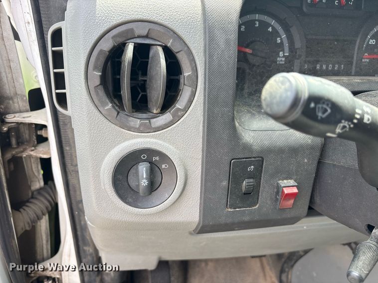 image for item DM1946 2009 Ford E150 utility van