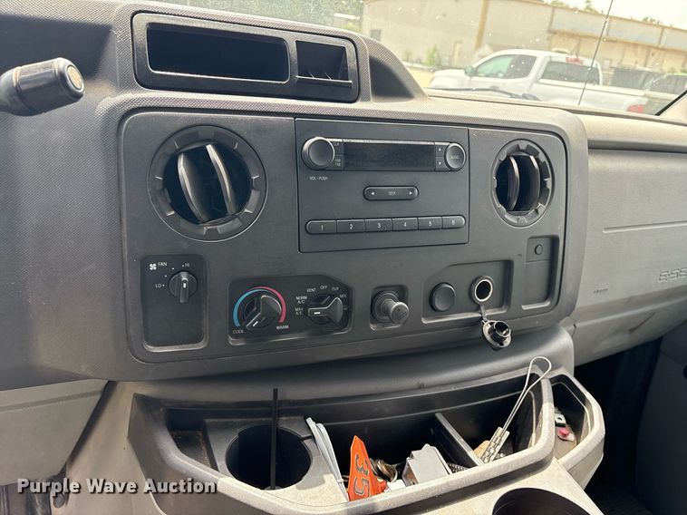 image for item DM1946 2009 Ford E150 utility van