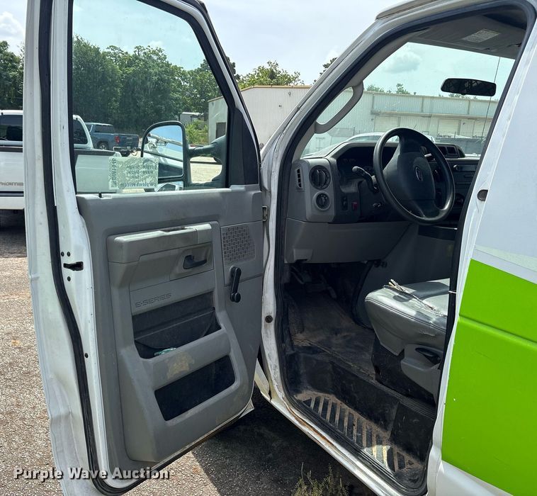 image for item DM1946 2009 Ford E150 utility van