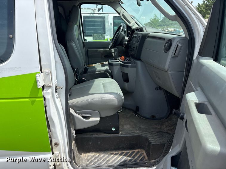 image for item DM1946 2009 Ford E150 utility van