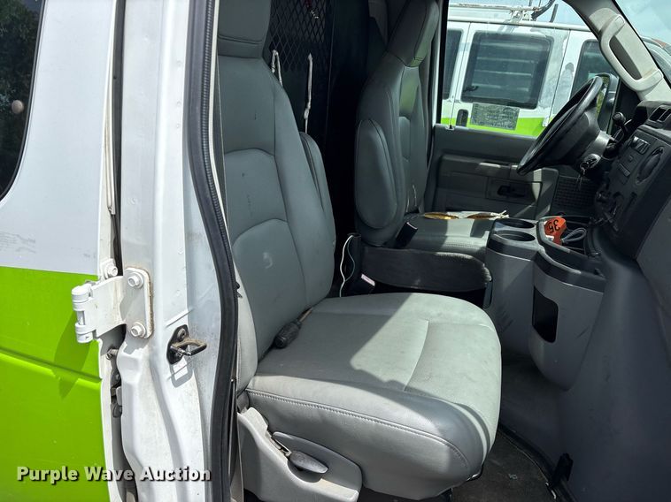 image for item DM1946 2009 Ford E150 utility van