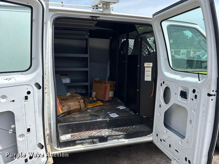 image for item DM1946 2009 Ford E150 utility van
